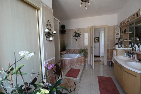 Maison à vendre    6 pièces •  Lunel