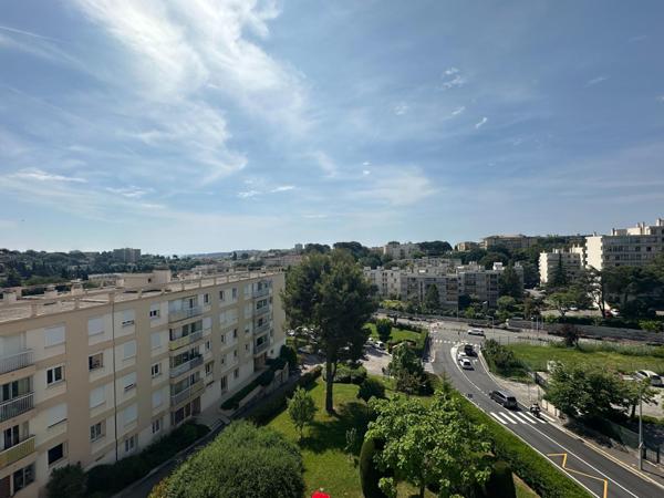 Antibes – 4 pièces lumineux traversant avec parking, cave et accès rapide à la mer : un cadre de vie idéal à deux pas de tout !