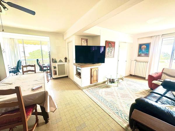 Antibes – 4 pièces lumineux traversant avec parking, cave et accès rapide à la mer : un cadre de vie idéal à deux pas de tout !