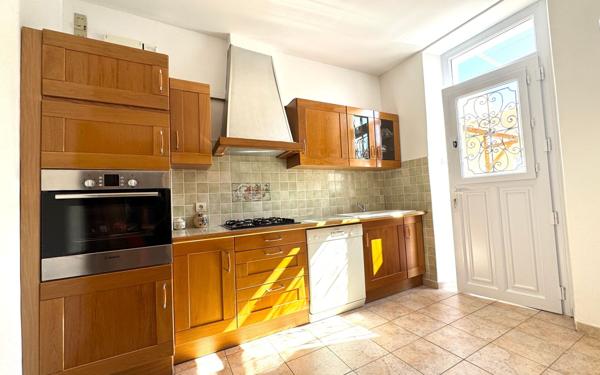 Maison à vendre    5 pièces • 237 m2 Marseille 16