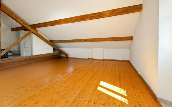 Maison à vendre    5 pièces • 237 m2 Marseille 16