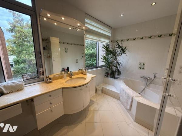 Meudon Bellevue - Maison d'architecte au calme et dans la verdure - 5 chambres - un parking