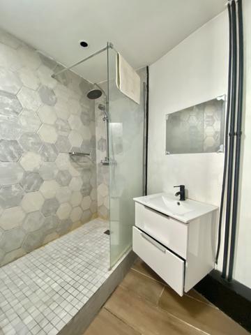 Saint-Étienne (42100) EXCLUSIVITE/ INVESSTISSEMENT LOCATIF T5 DE 122M² ENTIEREMENT RENOVE - SECTEUR CENTRE DEUX