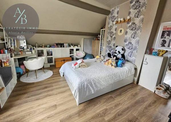 Incroyable maison de ville avec son gîte en activité !