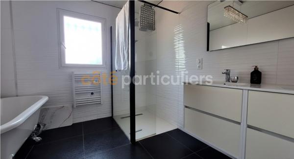 Vente
                Maison130 m² - 4 Pièces -
                    ARVERT (17530)