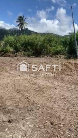 Terrain de 1000m2 dans une zone commerciale