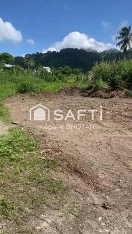 Terrain de 1000m2 dans une zone commerciale