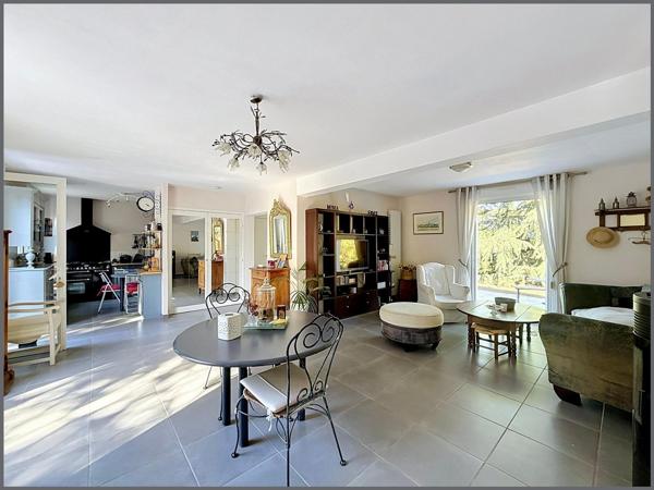 Maison familiale, 5 chambres, grand terrain avec un envirronnement préservé