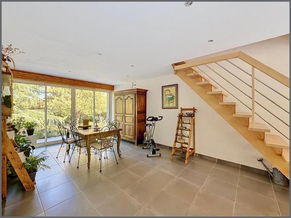 Maison familiale, 5 chambres, grand terrain avec un envirronnement préservé