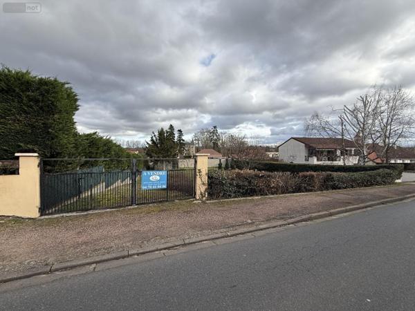 Terrain à Batir à vendre à Charmeil dans l'Allier (03110), ref : 2026/996-03020