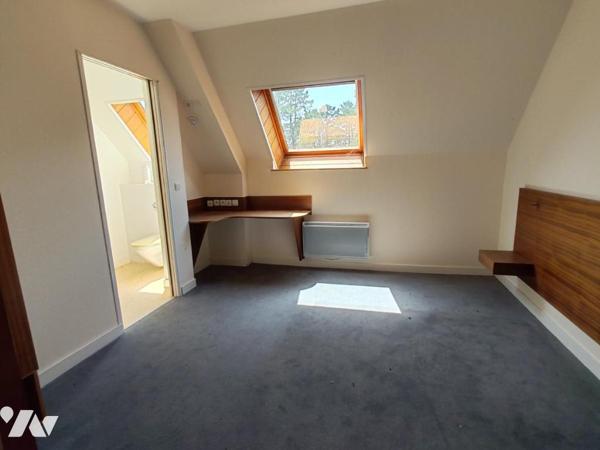 2415 - PLOUNEOUR MENEZ - ANCIEN HOTEL EN VENTE A LA DECOUPE