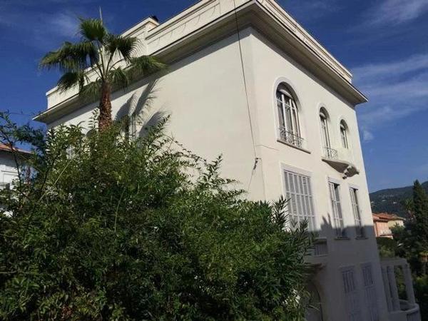 Location                                                      Appartement
                        
                     5 pièces                      128 m2                     à Nice