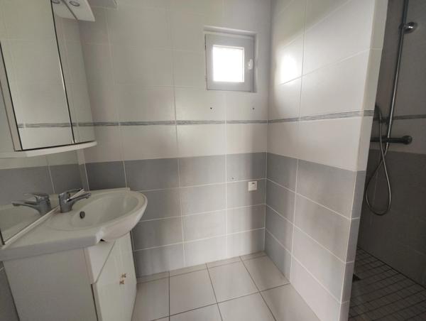 MAISON DE CARACTÈRE,T7,160M², 335000€ Dépendance. Terrain de 8000M²