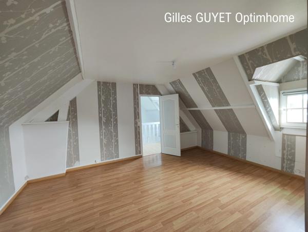 MAISON DE CARACTÈRE,T7,160M², 335000€ Dépendance. Terrain de 8000M²