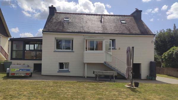 Maison individuelle à vendre à Baud dans le Morbihan (56150), ref : 065/1841   
Centre-ville