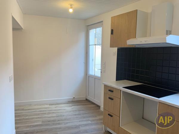 Location maison Vieillevigne : 1 000 € - AJP Immobilier Vieillevigne