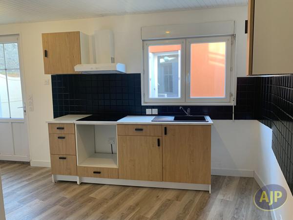 Location maison Vieillevigne : 1 000 € - AJP Immobilier Vieillevigne