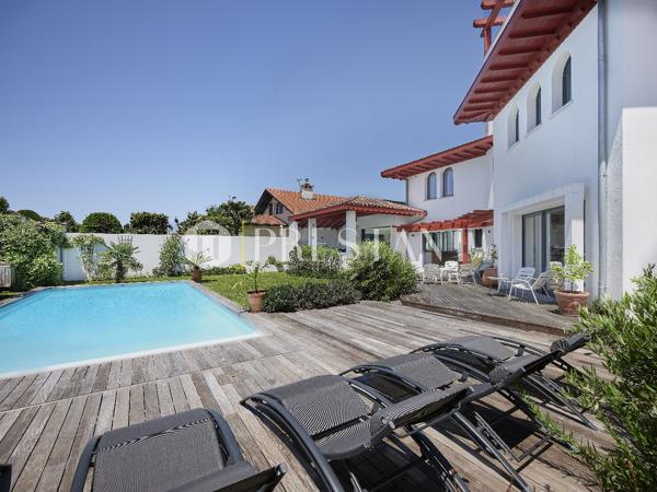 NIVELLE – MAISON CONTEMPORAINE A LOUER AVEC PISCINE PLAGE A PIED – 10 PERSONNES, CIBOURE