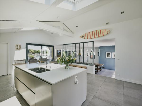NIVELLE – MAISON CONTEMPORAINE A LOUER AVEC PISCINE PLAGE A PIED – 10 PERSONNES, CIBOURE