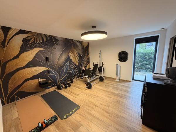 Maison 6 pièce(s) 3 chambre(s) 215 m²