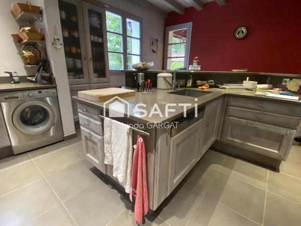 Nouveauté – Maison d’architecte avec piscine, cheminée et dépendances à Pont-du-Casse