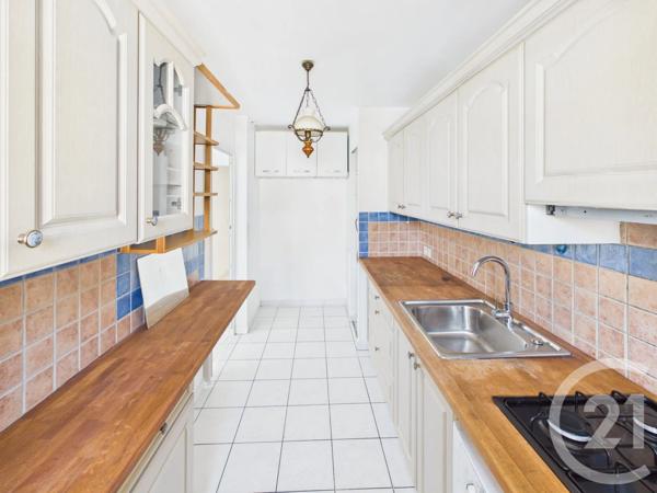 Appartement F3 à vendre  3 pièces - 62,80 m 2   ELANCOURT  - 78