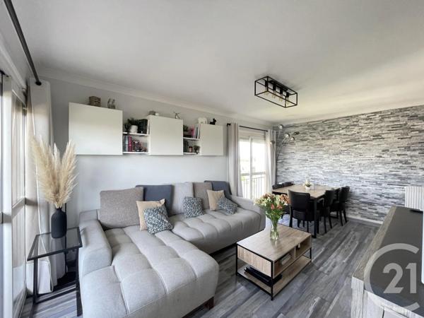 Appartement F3 à vendre  3 pièces - 62,80 m 2   ELANCOURT  - 78