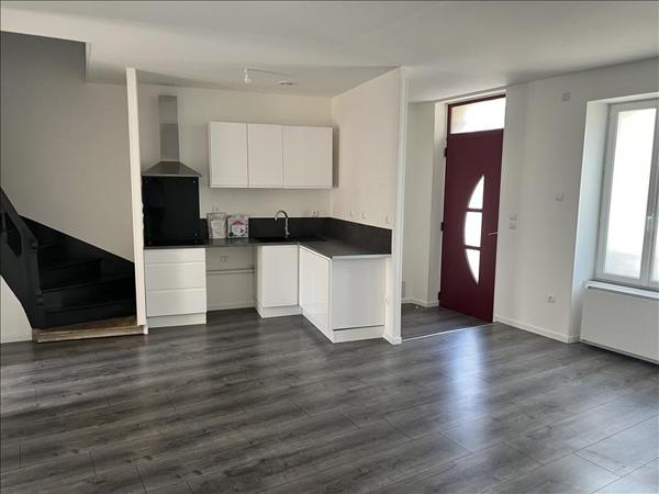 Maison à louer 640 € CC LA CHATRE 5 p 102 m² DPE D