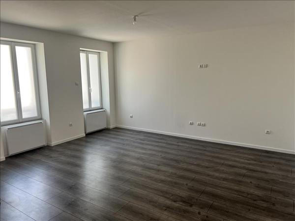 Maison à louer 640 € CC LA CHATRE 5 p 102 m² DPE D