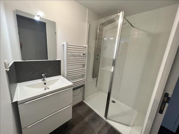 Maison à louer 640 € CC LA CHATRE 5 p 102 m² DPE D