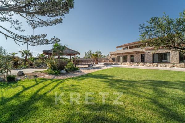 Propriété d’exception à Eygalières – Domaine d'1 hectare, villa contemporaine 500 m², vue Alpilles