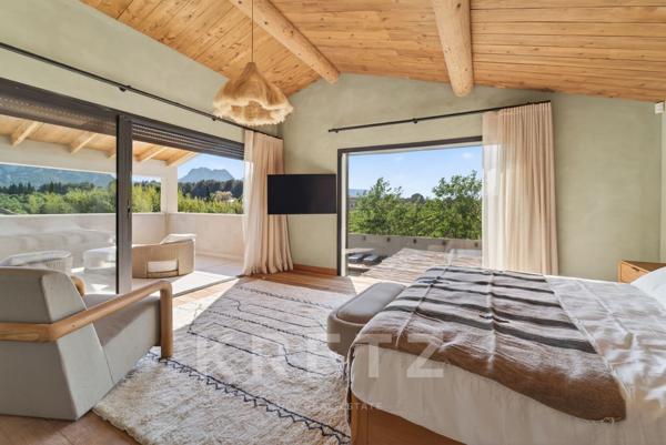 Propriété d’exception à Eygalières – Domaine d'1 hectare, villa contemporaine 500 m², vue Alpilles