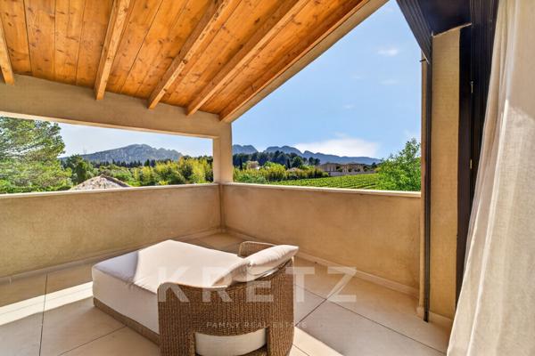 Propriété d’exception à Eygalières – Domaine d'1 hectare, villa contemporaine 500 m², vue Alpilles