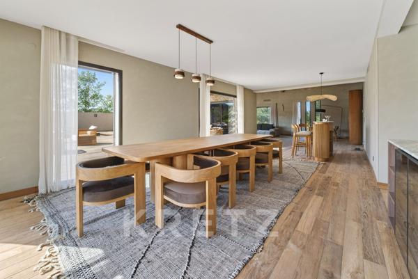 Propriété d’exception à Eygalières – Domaine d'1 hectare, villa contemporaine 500 m², vue Alpilles