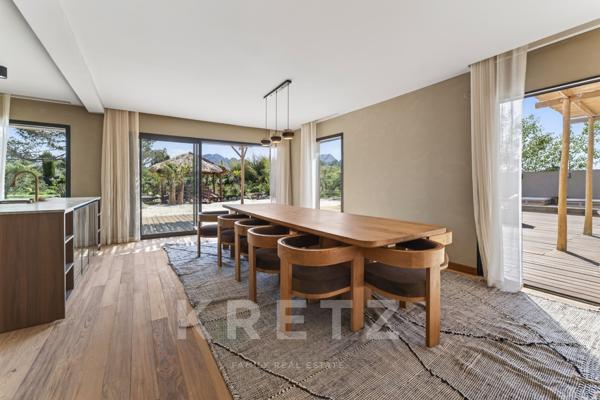 Propriété d’exception à Eygalières – Domaine d'1 hectare, villa contemporaine 500 m², vue Alpilles