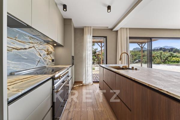 Propriété d’exception à Eygalières – Domaine d'1 hectare, villa contemporaine 500 m², vue Alpilles