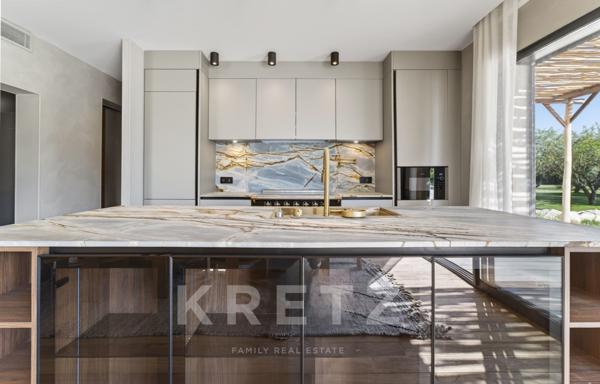 Propriété d’exception à Eygalières – Domaine d'1 hectare, villa contemporaine 500 m², vue Alpilles