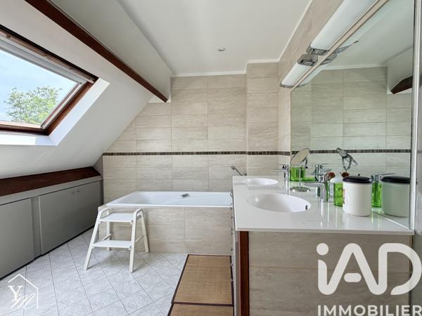Maison à vendre 6 pièces 168,58 m² Villemomble