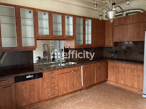 Appartement 7 pièces - 227 m²