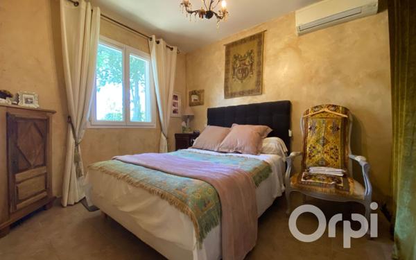 Maison à vendre    5 pièces • 84,44 m2 Saint-Martin-de-Crau