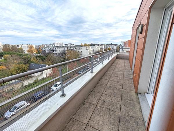 T4 lumineux 92 m² ? Vue panoramique, 3 terrasses & garage