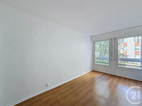 Appartement 4 Pièces à vendre  4 pièces - 92,58 m 2   AVON  - 77