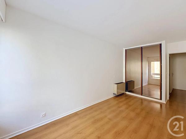 Appartement 4 Pièces à vendre  4 pièces - 92,58 m 2   AVON  - 77