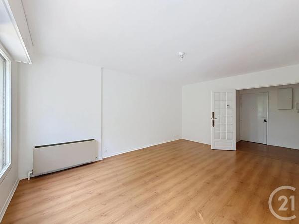 Appartement 4 Pièces à vendre  4 pièces - 92,58 m 2   AVON  - 77