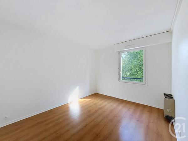 Appartement 4 Pièces à vendre  4 pièces - 92,58 m 2   AVON  - 77