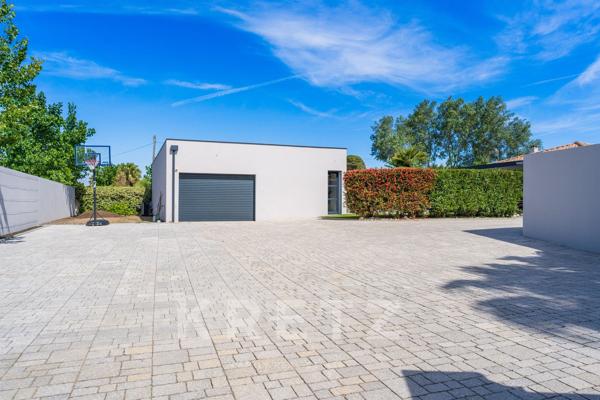 Exceptionnelle villa en bord de mer