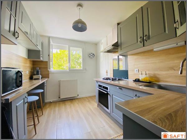 Entre le Parc Bordelais et le Golf CHARMANT T3 75m2 / LUMINEUX / BALCON / RANGEMENTS / DEUX CHAMBRES /  GARAGE FERME !!