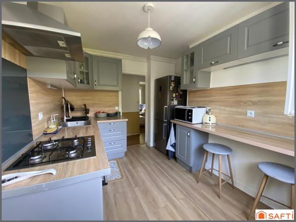 Entre le Parc Bordelais et le Golf CHARMANT T3 75m2 / LUMINEUX / BALCON / RANGEMENTS / DEUX CHAMBRES /  GARAGE FERME !!