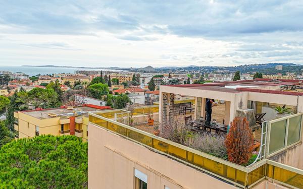 Appartement à vendre    5 pièces • 111,90 m2 Cagnes-sur-Mer
