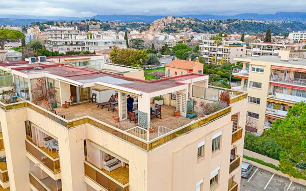 Appartement à vendre    5 pièces • 111,90 m2 Cagnes-sur-Mer